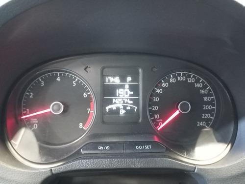 Volkswagen Polo 1.6 Comfortline Tiptronic