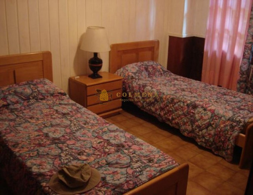 Casa En Solanas De 4 Dormitorios, Piscina Y Muy Cerca De La Playa. Consulte!!!!!!!!!- Ref: 2341