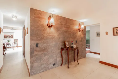 Casa En Venta En Alhambra. Cod V14653