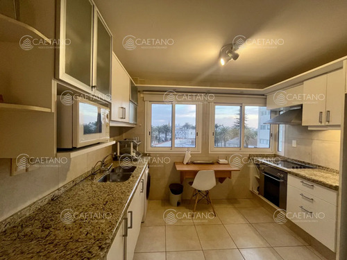 Venta Apartamento 3 Dormitorios. Penisnuala, Punta Del Este.