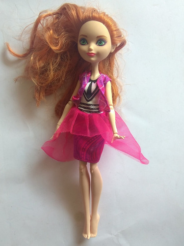 Ever After High Holly Princesa Hija De Rapunzel  Doll