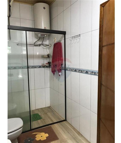 Vendo Residencia En María Auxiliadora, A Una Cuadra De La Ruta Sexta: 6 Habitaciones Y 2 Baños