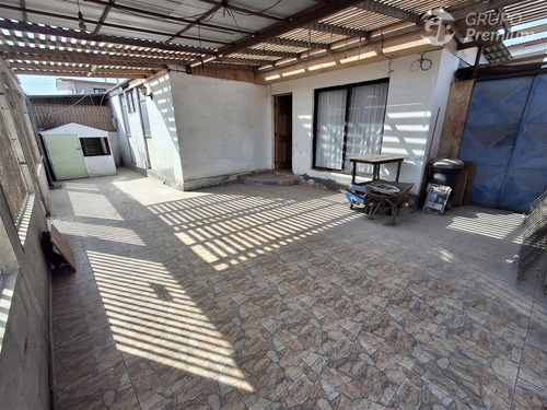 Casa En Venta De 4 Dorm. En Arica Cerca Av Cancha Rayada