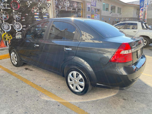 Imagen 2 de 13 de Chevrolet Aveo 2017 1.6 Ls Aa Radio Nuevo Mt