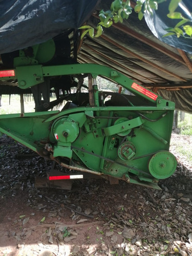 Cosechadora John Deere 9500 Con Cabezal De Maiz Y Sorgo