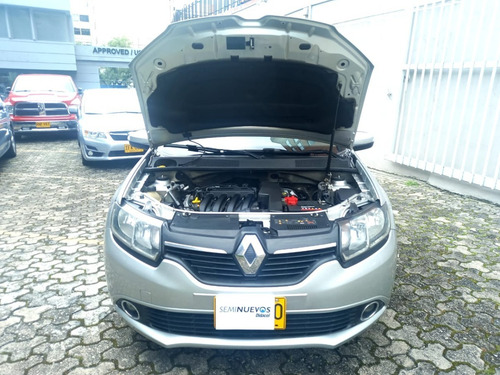 Imagen 14 de 24 de Renault Logan Privilege 2017