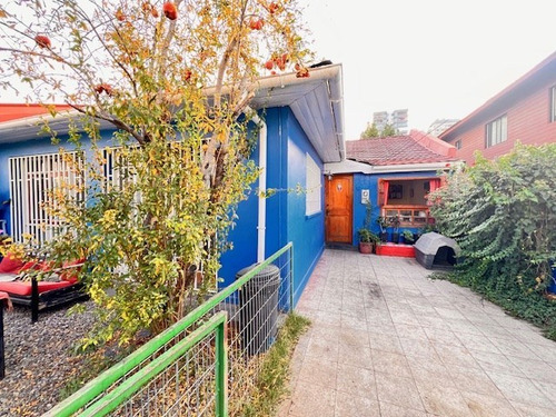 Casa En Venta De 5 Dorm. En Macul