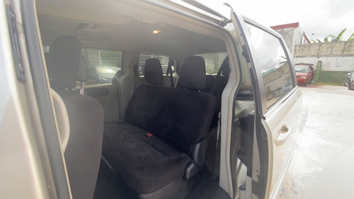 Imagen 9 de 15 de Chrysler Town & Country Lx 2014