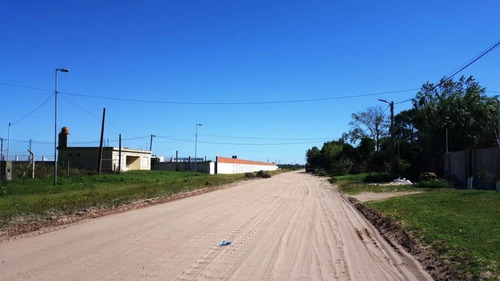 Imagen 2 de 12 de Venta De Lote Sobre Av. Naval