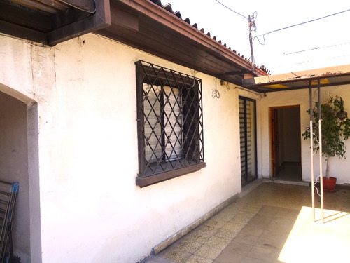 Casa De 3d 2b De 122 Mt2 Emplazada En 303 Mts De Terreno
