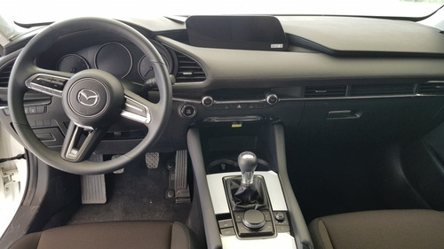 Mazda 3 Touring 2.0 Mecánico Blanco Nieve Perlado