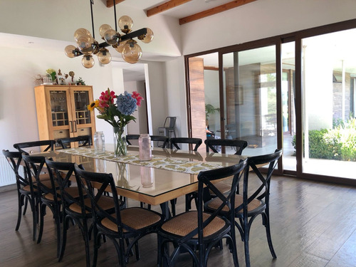 Belleza De Casa En Condominio. Una Joya. Camino Loreto.