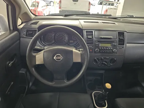 Nissan Tiida 1.8 Advance Sedan Mt