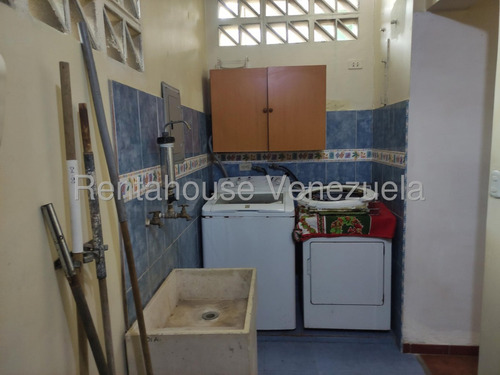 Bellísima Y Acogedora Casa En Venta Colinas De Carrizal, Altos Mirandinos 25-12196 Edf