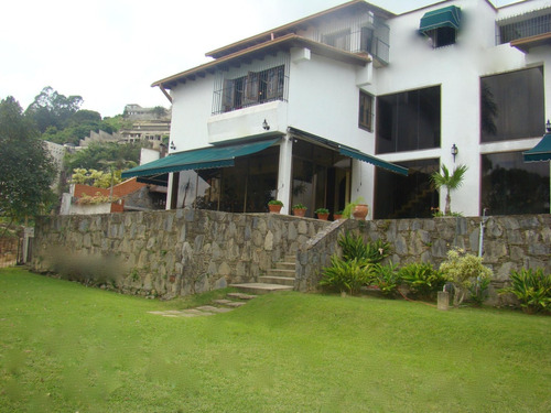 Hermosa Y Amplia Casa En Venta La Lagunita Country Club Caracas 23-5744