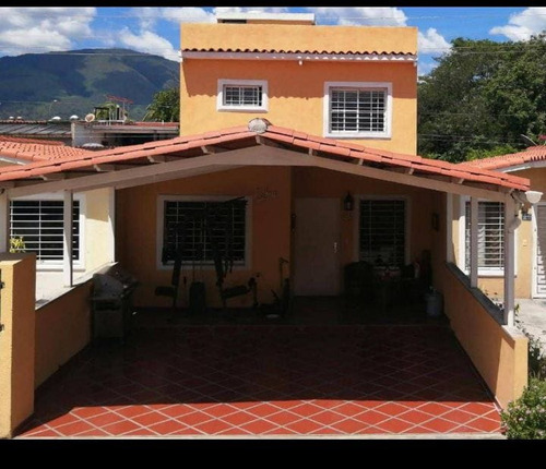 Casa En Villa Heroica Guatire (rs90