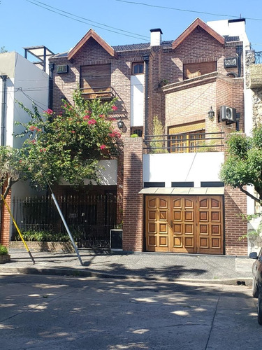 Venta Barrio Naon Chalet De 5 Amb. C/cochera.