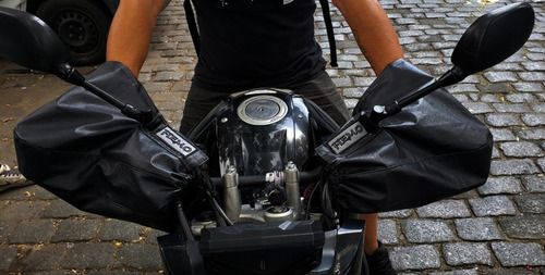Imagen 6 de 9 de Cubre Puños Mangas Guantes Impermeable Para Moto Eco Cuero