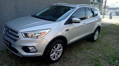 Imagen 2 de 12 de Ford Kuga 2.0 Sel