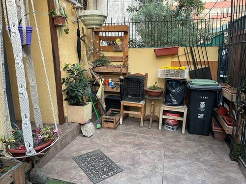 Venta De Casa En Barrio Villa Olímpica En Ñuñoa