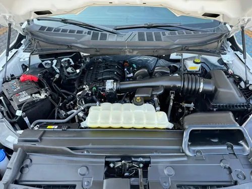 Ford F-150 3.3 XL Doble Cabina V6 4x2 At