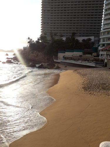 Las Torres Gemelas Sobre Playa Piso 25 T.n.greg