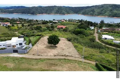 Lote y casalote en venta