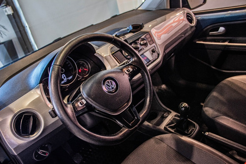 Imagen 13 de 15 de Volkswagen Up! 1.0 High Up! 75cv 5 P