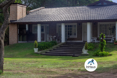 Casa De Categoría A Pocas Cuadras Del Centro De Villa General Belgrano