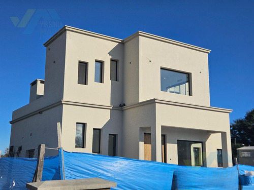 Casa En Venta Santa Elisa 4 Amb. - Pilar Del Este . Oportunidad!
