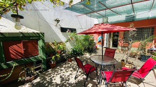 Venta De Casa De Tres Dormitorios Con Fondo La Blanqueada Montevideo