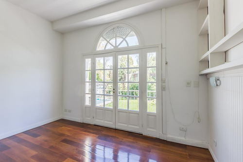 Divina Casa En Venta, San Isidro , Acceso Diercto De Panamericana