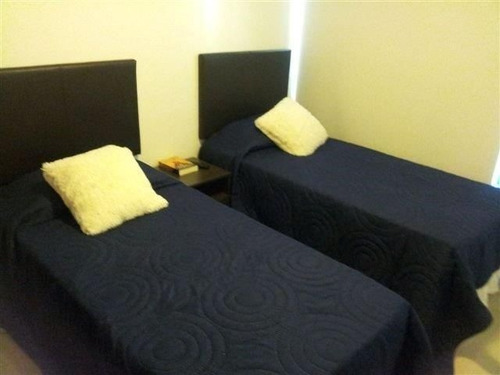 Apartamento En Venta De 2 Dormitorios En Peninsula