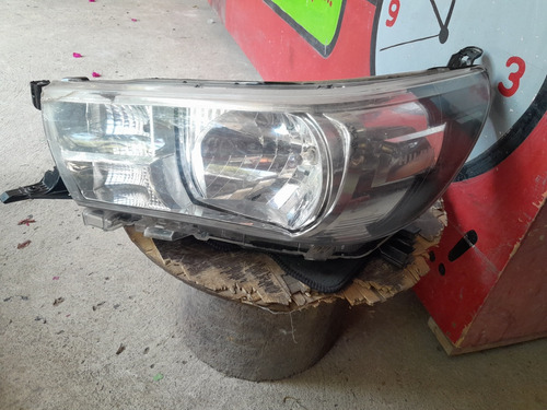 Faro Izquierdo De Hilux 2016 A 2022 Original Usado