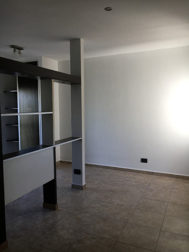 Monoambiente Con Cochera - Alquiler - Villa Sarmiento