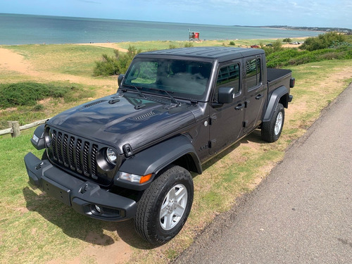 Jeep Gladiator Sport 4x4