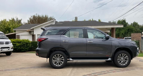 Imagen 9 de 19 de Toyota Sw4 2.8 Tdi 6 A/t 7 Asientos Srx 4x4 0km My2023