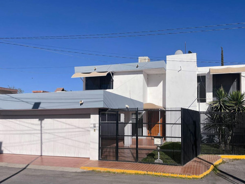 Casa En Venta En Las Rosas