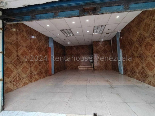 Carlos Colmenarez Alquila Local Comercial En Una De Las Zonas Con Mayor Trafico Vehicular Y Peatonal Consta De 40m Cuadrados Un Baño Y Todos Los Servicios Ideal Para El Desarrollo De Cualquier Activid