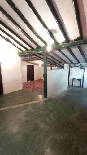 Imagen 4 de 7 de As Se Alquila Local Comercial En Barrio Obrero As