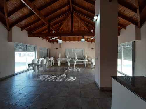 Excelente Departamento 3 Ambientes Con Cochera En Morón Sur