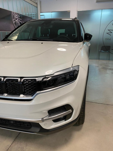 Imagen 8 de 18 de Jeep Commander 2023 2.0 Td At9 4x4 Limited Plus