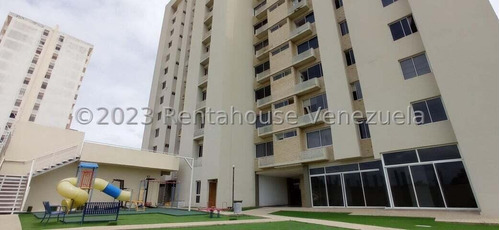 Ubicado En La Avenida Libertador #apartamento En #venta #moderno #amplio De 4 Habitaciones 3 Baños. Kg