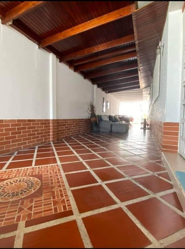 Imagen 8 de 8 de Casa Remodelada En La Urb. Trigal Norte.
