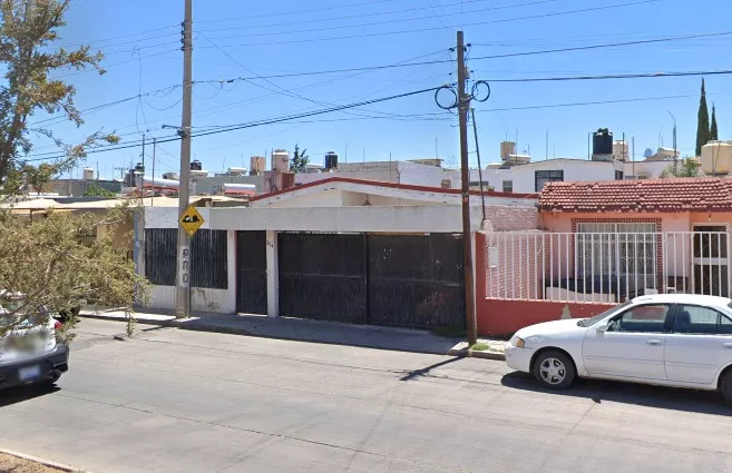 Casa En Recuperación Bancaria En Tegucigalpa, Guadalupe, 34220 Durango, Dgo., México-mew