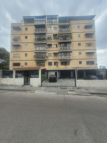 Acá Te Presento El Hogar De Tus Sueños, En Este Pent-house Ubicado En Los Rosales