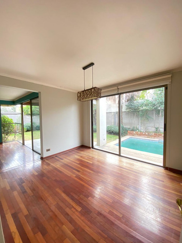 Acogedora Casa En Barrio Residencial, Con Acceso Controlado.
