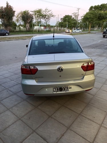 Volkswagen Voyage 1.6 Comfortline Plus 101cv 2014