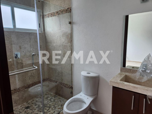 Casa En Venta En Morelos, Fraccionamiento Lomas De Cocoyoc