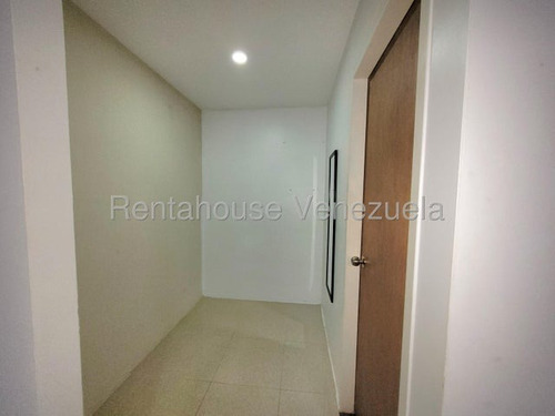 Yoselin Cabesas Vende Apartamento En Ciudad Roca, Yc 25-23837